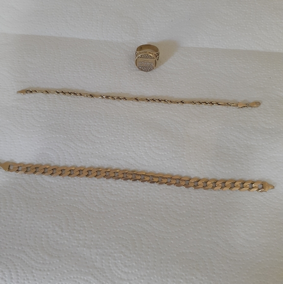 Gold jewelry bundle of (4) unisex - Picture 3 of 16